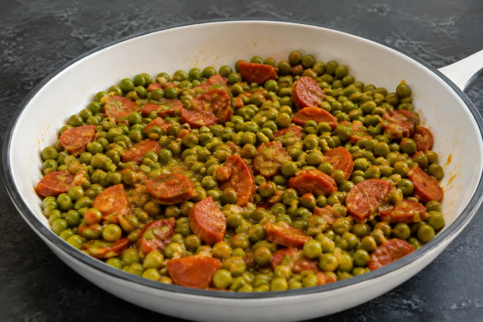 Guisantes con chorizo