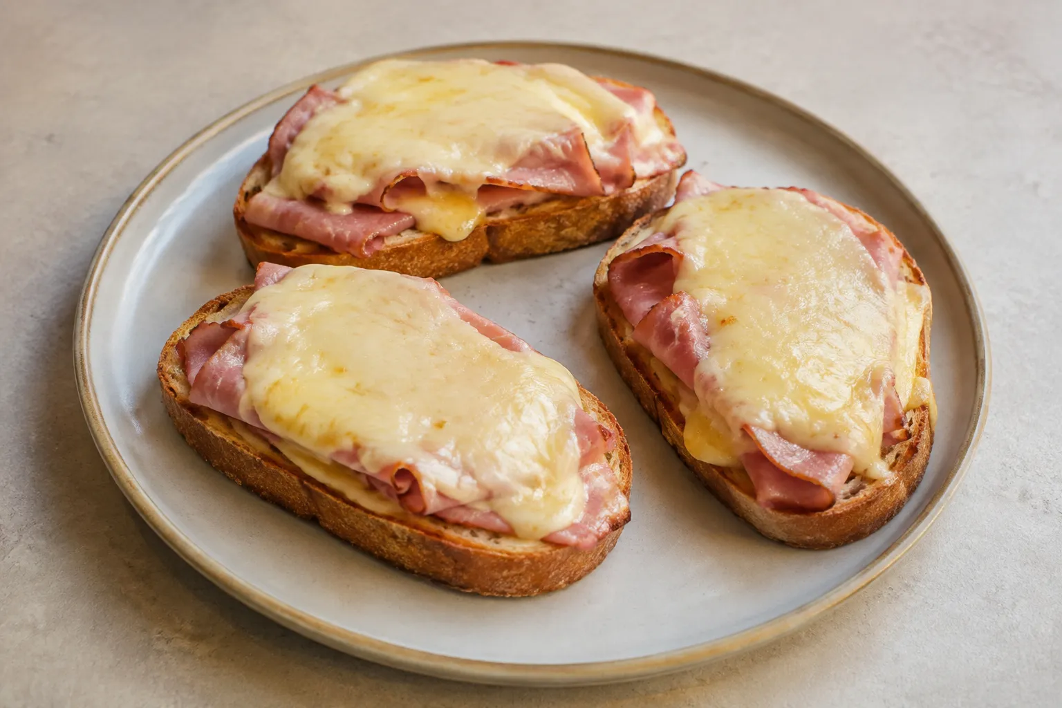 Imagen de la receta Tostas de lacón con queso Tetilla
