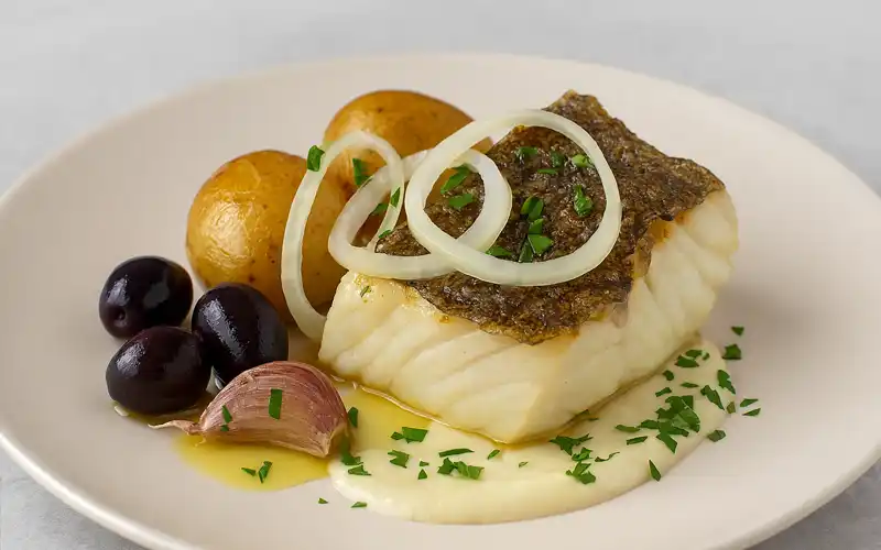 Bacalao a la Portuguesa con Cebolla, Tomate y Aceitunas